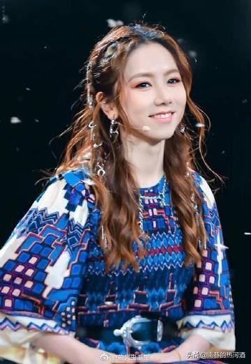 娛樂(lè)吃瓜小妹鄧紫棋,娛樂(lè)界的吃瓜小妹，揭秘娛樂(lè)圈背后的故事