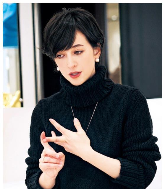 娛樂吃瓜探班男藝人,探班男藝人，吃瓜群眾眼中的幕后故事