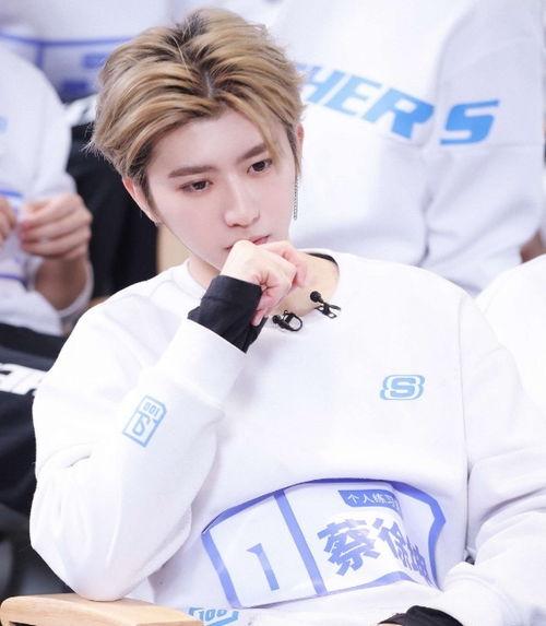 蔡徐坤娛樂吃瓜圖片大全,盤點那些搞笑又溫馨的瞬間