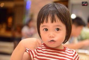 娛樂吃瓜醬女兒懂事,懂事背后的溫馨故事